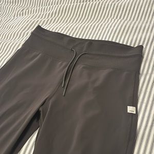 Vuori Daily Jogger Army Green L